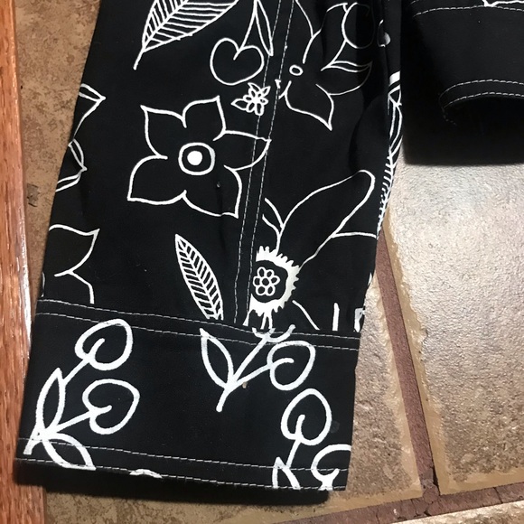 Faith Resort Wear black and white jacket. - Picture 5 of 5